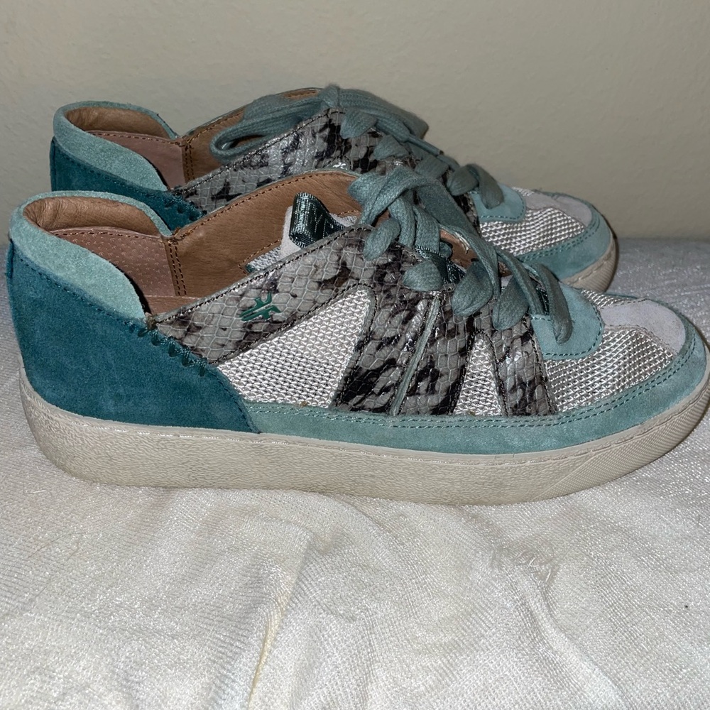 Stylish Women's Sneakers in Teal and Gray